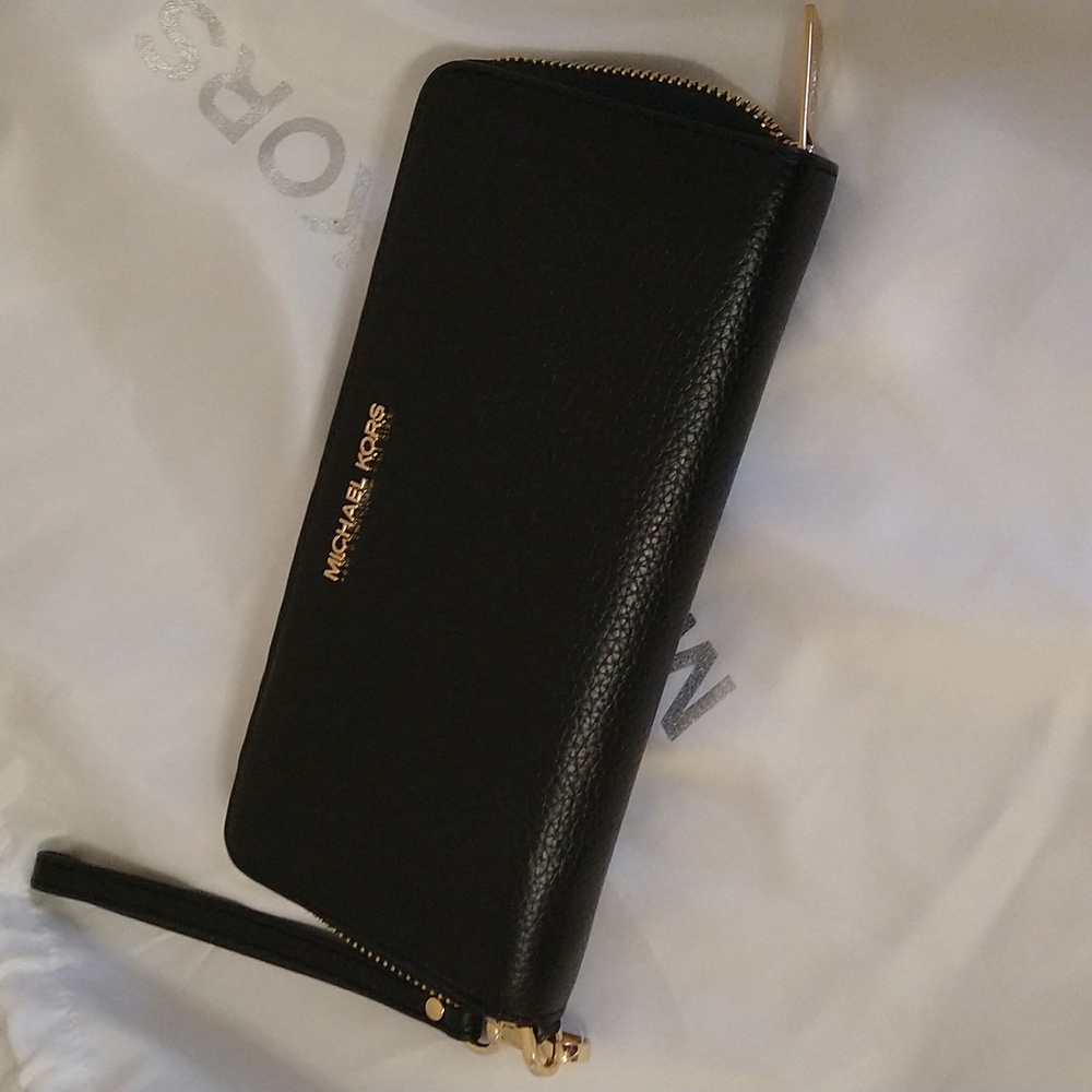 Michael Kors Jet Set Travel Zip Wallet